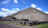 Piramide van de Zon in Teotihuacan / Bron: Gorgo, Wikimedia Commons (Publiek domein)
