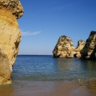 Algarve, decor van rotsen en strand