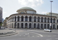 Nationale Bank Polen - Warschau / Bron: Aisog, Wikimedia Commons (CC BY-SA-3.0)