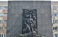 Monument voor de Helden van het Getto - Warschau / Bron: Bosyantek, Wikimedia Commons (CC BY-SA-3.0)