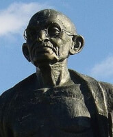 Mahatma Gandhi / Bron: Vitor Oliveira, Wikimedia Commons (CC BY-2.5)