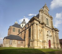 De O.L.V. Hemelvaartkerk, een van Ninove's mooiste bezienswaardigheden / Bron: PMRMaeyaert, Wikimedia Commons (CC BY-SA-3.0)