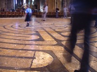 Het tegellabyrint in de kathedraal van Chartres / Bron: Daderot, Wikimedia Commons (CC BY-SA-3.0)