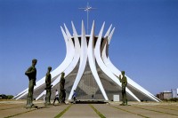 Kathedraal van Brasilia / Bron: Bgabel, Wikimedia Commons (CC BY-SA-3.0)