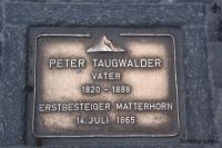 gedenkplaat gids Peter Taugwalder uit Zermatt / Bron: ©ottergraafjes