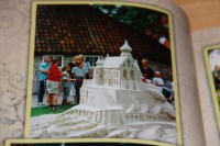 Zandkasteel in Ballum - Foto in het boek Ballum 25 jaar Ambachtelijke Dag / Bron: Ameland Pers Uitgeverij
