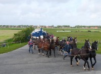 Paardenreddingboot op weg naar het strand / Bron: Persbureau Ameland
