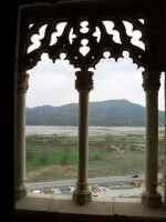 Uitzicht vanuit het kasteel over het meer van Santillana