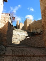 De stadsmuur van Albarracín