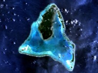 Satellietfoto Aitutaki / Bron: Publiek domein, Wikimedia Commons (PD)