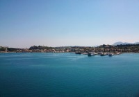 Afbeelding 1: Corfu-stad vanaf het water / Bron: Joanbanjo, Wikimedia Commons (CC BY-SA-3.0)