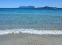 Afbeelding 3: Een van de mooie stranden van Sardinië / Bron: Manu95, Pixabay